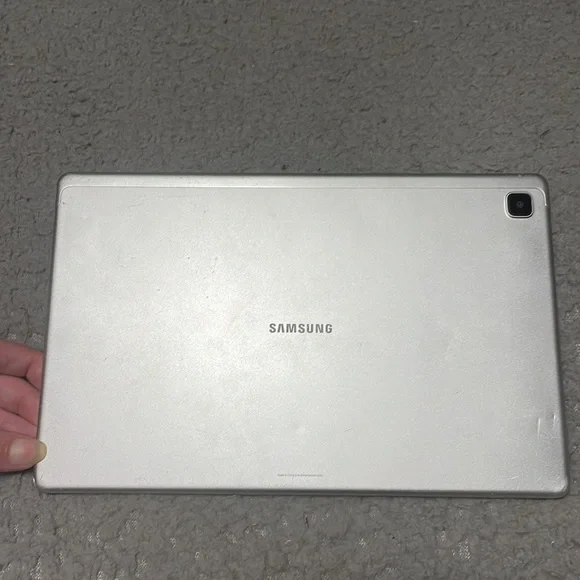 [SOLD]Make best offer! White Samsung galaxy tab a7 10.4”! - Picture 6 of 6
